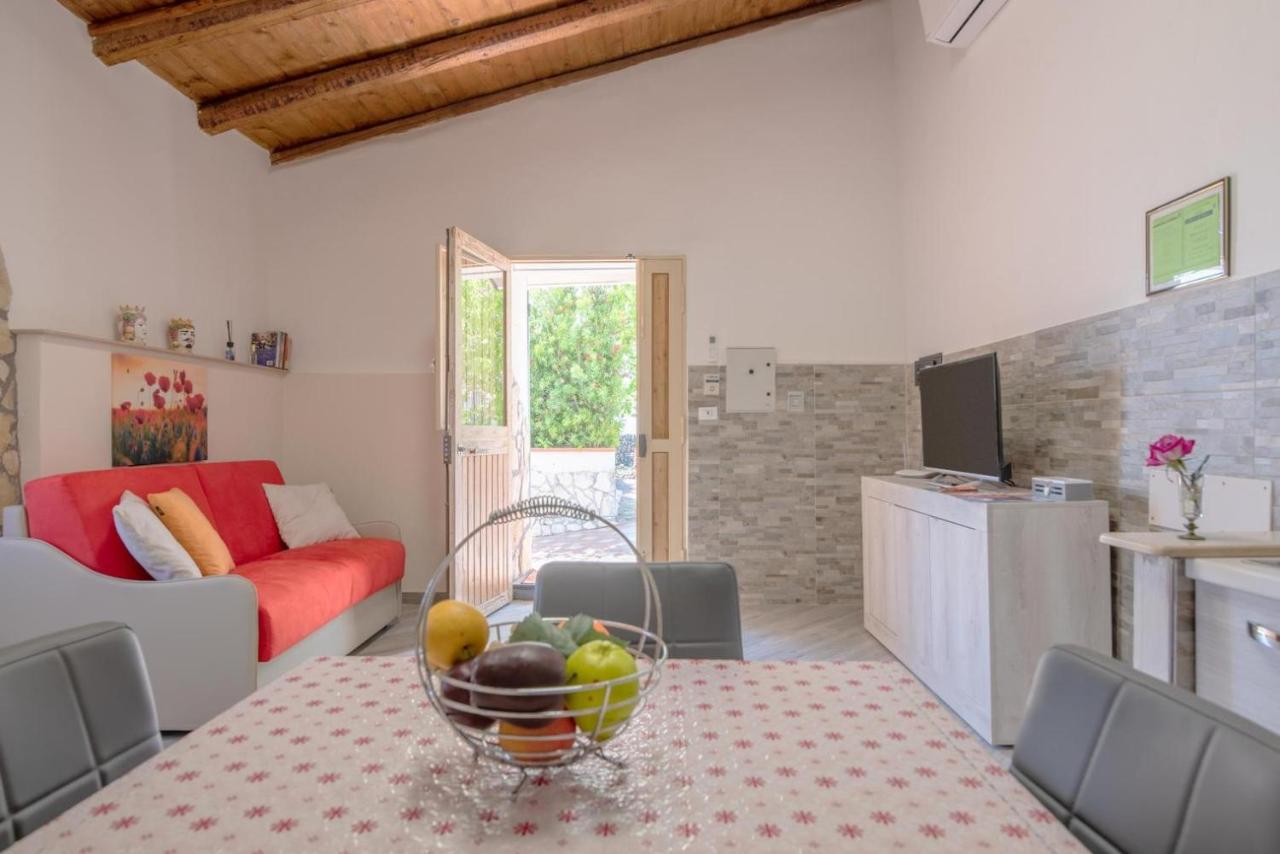 "La Casina Del Forno Con Piscina Fra Catania E Siracusa " Carlentini Exterior photo